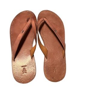FRYE Leather flip flops, thong sandals. Warm brown size 9, EUC rubber soles